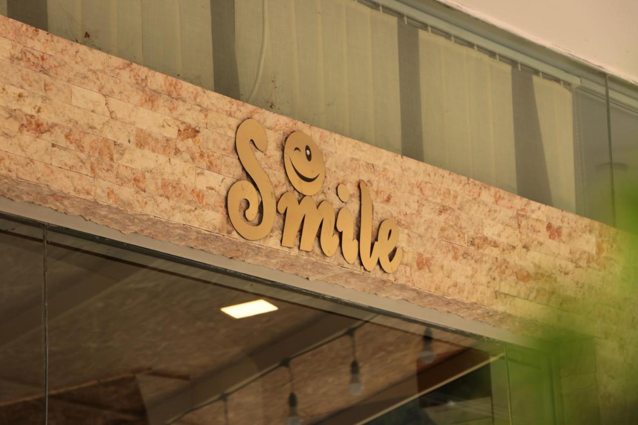 Hotel Smile Kobuleti Luaran gambar