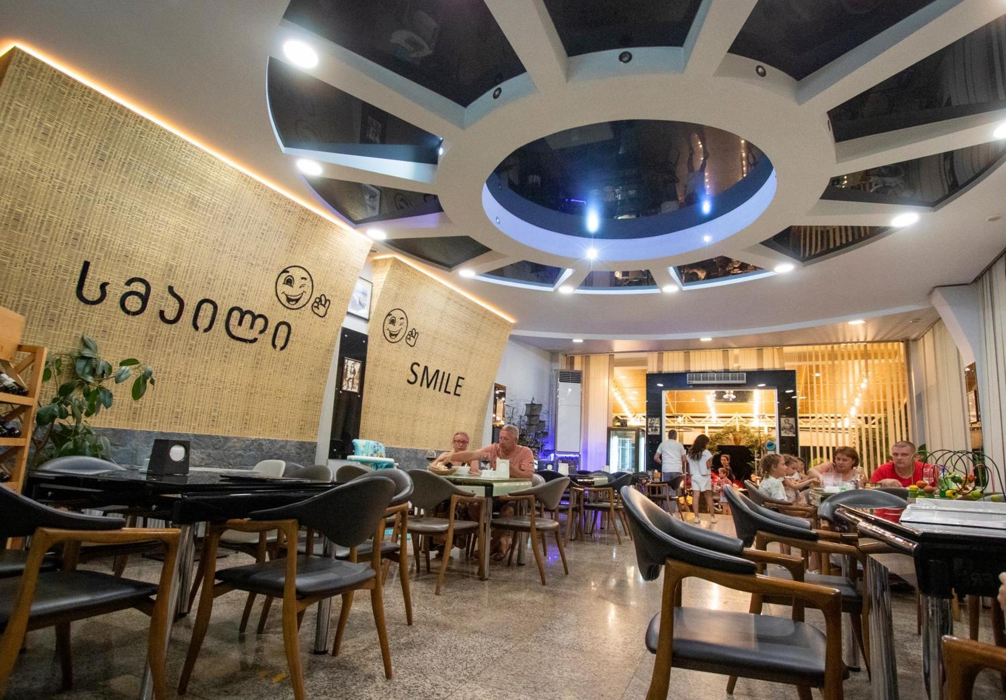Hotel Smile Kobuleti Luaran gambar