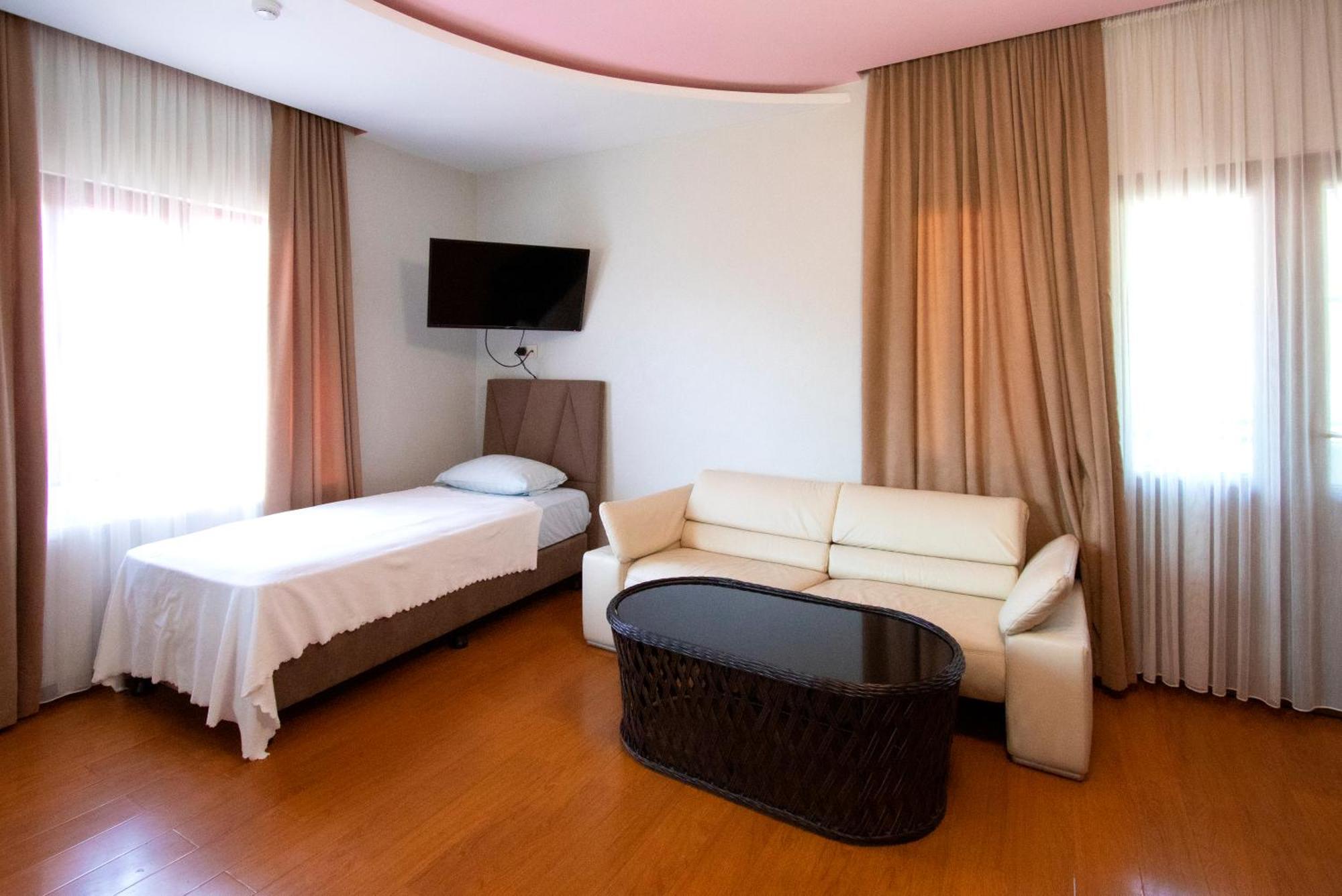 Hotel Smile Kobuleti Luaran gambar